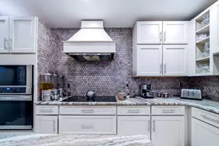 8006 Jackson Springs Rd, Tampa, FL 33615 - Photo 32