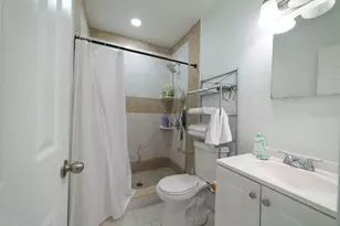 8006 Jackson Springs Rd, Tampa, FL 33615 - Photo 20