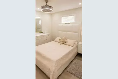 2109 E Navajo Avenue, Tampa, FL 33612 - Photo 12