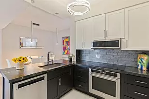 200 4th Ave S, Saint Petersburg, FL 33701 - Photo 8