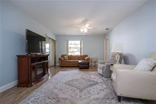 2017 Hullhouse Dr, Sun City Center, FL 33573 - Photo 8