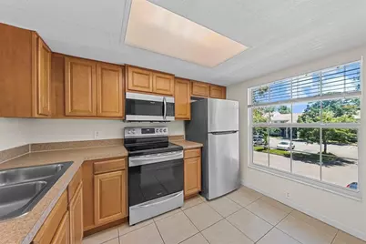 3840 34th Avenue S #102, Saint Petersburg, FL 33711 - Photo 2