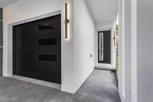 6021 Interbay, Tampa, FL 33611 - Photo 2