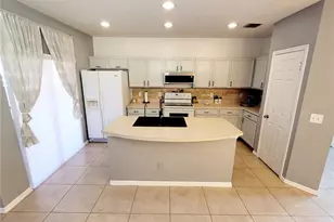 1018 Tullamore Dr, Wesley Chapel, FL 33543 - Photo 18