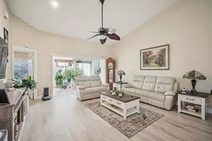 2404 Old Nantucket Ct, Sun City Center, FL 33573 - Photo 4