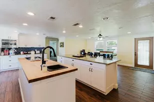 8105 Brower Dr, Bradenton, FL 34211 - Photo 8
