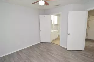 8641 Fancy Finch Dr, Tampa, FL 33614 - Photo 28