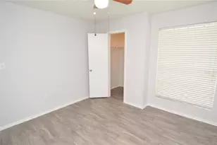 8641 Fancy Finch Dr, Tampa, FL 33614 - Photo 22