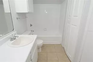 8641 Fancy Finch Dr, Tampa, FL 33614 - Photo 32