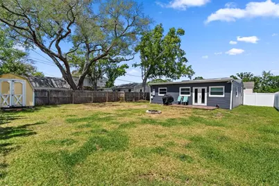 824 61st Avenue NE, Saint Petersburg, FL 33703 - Photo 26