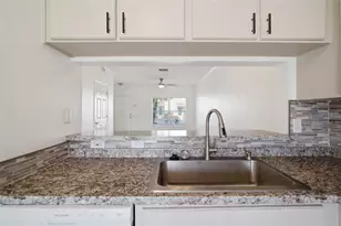 6229 Bayside Key Dr, Tampa, FL 33615 - Photo 18