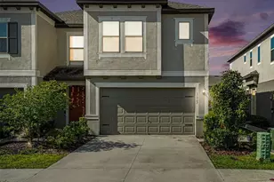 31962 Blue Passing Loop, Wesley Chapel, FL 33545 - Photo 2
