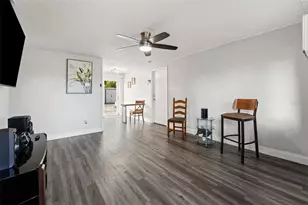 8996 Southern Comfort Dr, Largo, FL 33773 - Photo 6