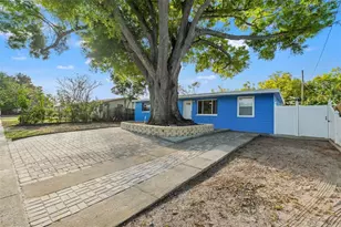 8996 Southern Comfort Dr, Largo, FL 33773 - Photo 4