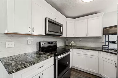 8996 Southern Comfort Drive, Largo, FL 33773 - Photo 10