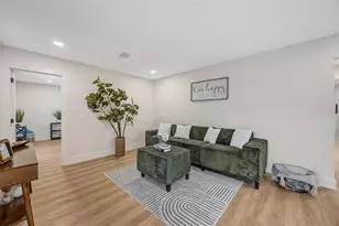 13313 Golf Crest Cir, Tampa, FL 33618 - Photo 24