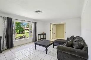 1546 66th Ave S, Saint Petersburg, FL 33705 - Photo 4