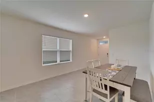 17040 Wave Tressle Pl, Wimauma, FL 33598 - Photo 4