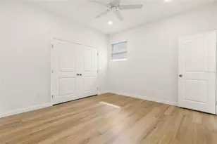 210 E Columbus Dr, Tampa, FL 33602 - Photo 22