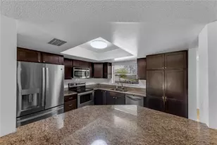 10320 Out Island Dr, Tampa, FL 33615 - Photo 8