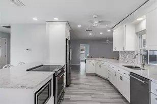 3267 Springwood Dr, Clearwater, FL 33761 - Photo 14