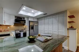 2673 Sabal Springs Cir, Clearwater, FL 33761 - Photo 4
