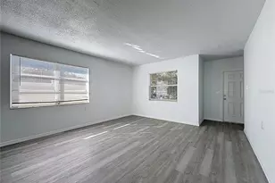 650 East Harbor Dr S, Saint Petersburg, FL 33705 - Photo 4