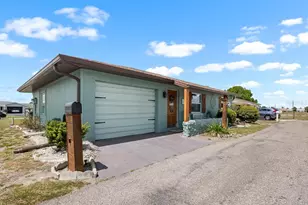 706 W Brockton Pl, Sun City Center, FL 33573 - Photo 4