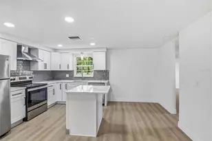 39252 Heights Ave, Zephyrhills, FL 33542 - Photo 12