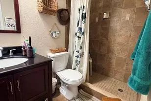 720 N Village Dr N, Saint Petersburg, FL 33716 - Photo 16