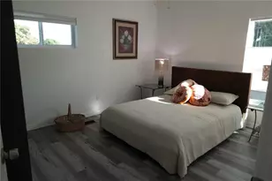 1025 7th St, Saint Petersburg, FL 33701 - Photo 12