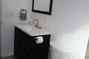 1025 7th St, Saint Petersburg, FL 33701 - Photo 16