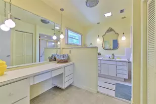 7102 Mandy Ln, New Port Richey, FL 34652 - Photo 20