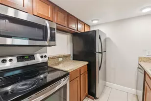 7156 E Bank Dr, Tampa, FL 33617 - Photo 10