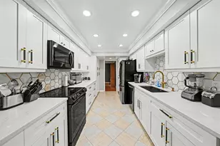 1009 Morfield Ln, Brandon, FL 33511 - Photo 2