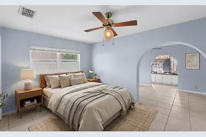 1768 Harbor Circle E, Largo, FL 33770 - Photo 12