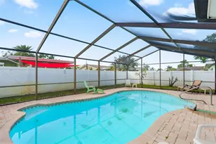 1768 Harbor Cir E, Largo, FL 33770 - Photo 10