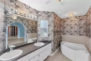 1768 Harbor Cir E, Largo, FL 33770 - Photo 16