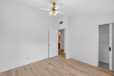 10101 Mariposa Place, Tampa, FL 33619 - Photo 14