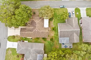 2552 Crystal Lake Dr, Spring Hill, FL 34606 - Photo 34