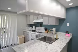 284 Woodlake Wynde, Oldsmar, FL 34677 - Photo 4