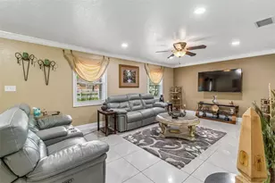9406 W Flora St, Tampa, FL 33615 - Photo 10