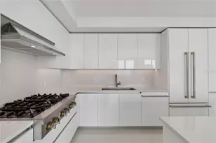 400 Central Ave, Saint Petersburg, FL 33701 - Photo 16