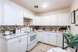 2542 W Hiawatha St, Tampa, FL 33614 - Photo 2