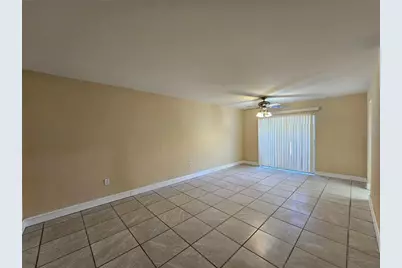 7601 Paula Drive #3, Tampa, FL 33615 - Photo 2