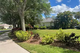 360 Cedarbrook Ct, Venice, FL 34292 - Photo 36