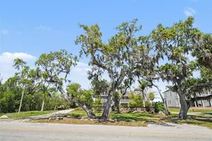 1740 Bayshore Dr, Terra Ceia, FL 34250 - Photo 2