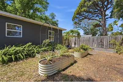 811 Bay Vista Boulevard S, Saint Petersburg, FL 33705 - Photo 24