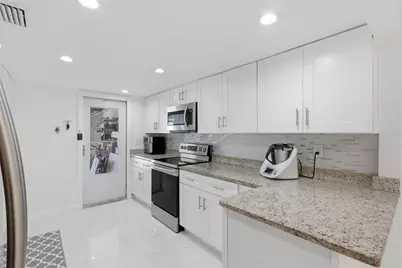 2530 W Tennessee Avenue, Tampa, FL 33629 - Photo 12