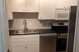 2025 Lakewood Club Dr S, Saint Petersburg, FL 33712 - Photo 4